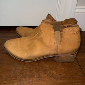 Dolce Vita Tan Ankle Booties